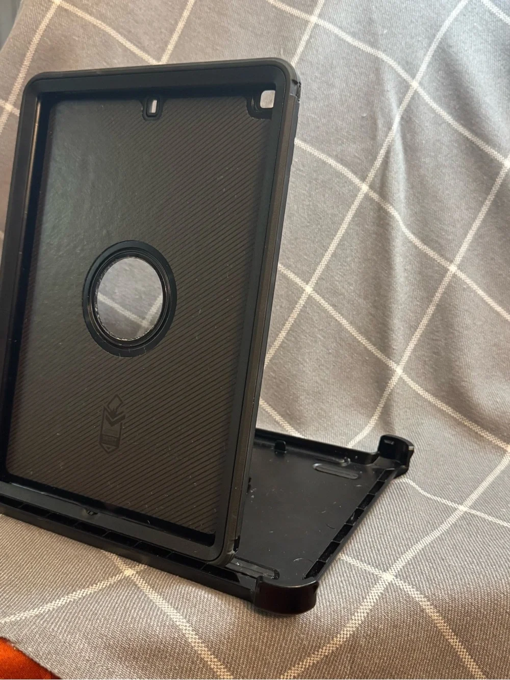 OtterBox Defender iPad 9th/8th/7th Gen Case Black + (2) Tempered Glass Screens